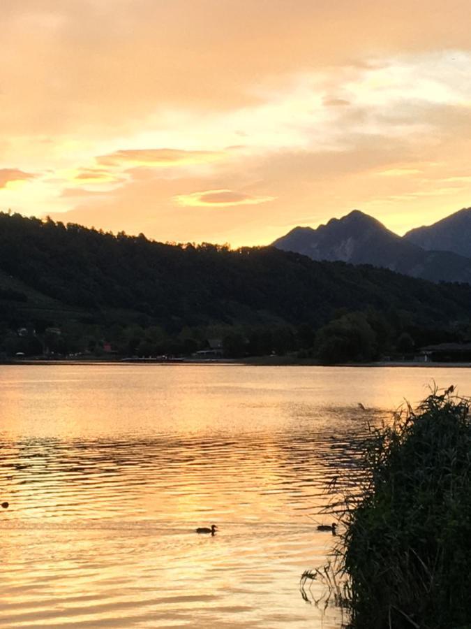 Paradiso Sul Lago Calceranica al Lago Buitenkant foto